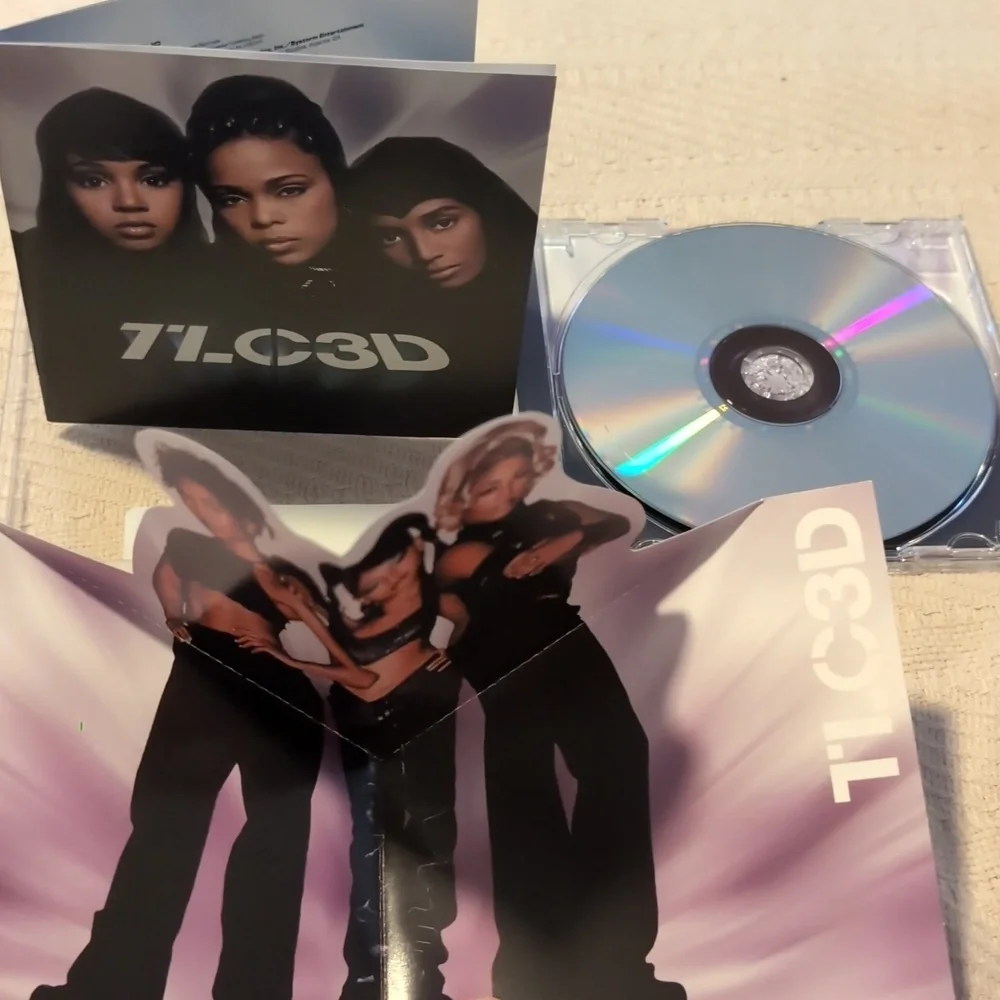 TLC 3D CD - Picture 3 of 5